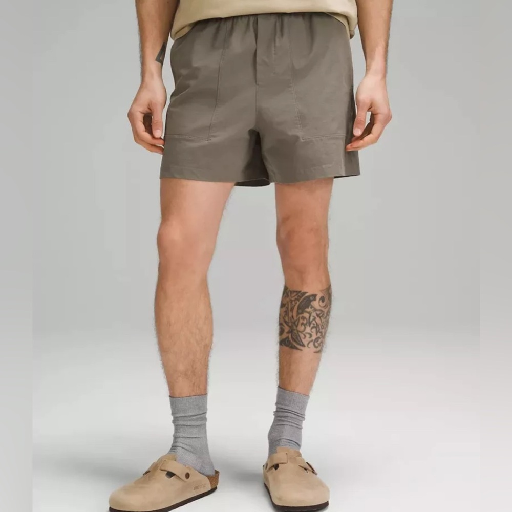 Lululemon Bowline Short 5” VersaTwill - Sz L - Color Rover